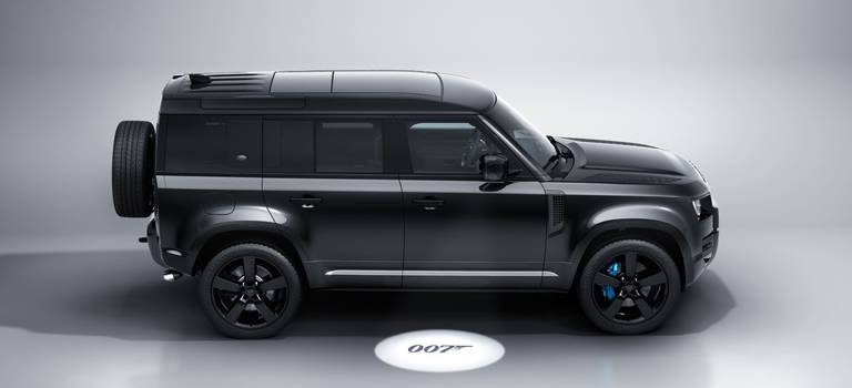 Land Rover Special Vehicle Operations презентовало новую серию внедорожников Defender V8 Bond