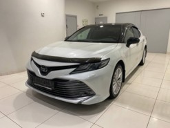 Toyota Camry 2018 г. (белый)