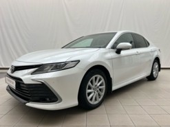 Toyota Camry 2022 г. (белый)