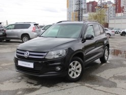 Volkswagen Tiguan 2013 г. (черный)