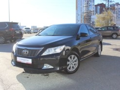 Toyota Camry 2014 г. (черный)
