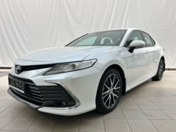Toyota Camry 2021 г. (белый)