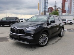 Toyota Highlander 2024 г. (черный)