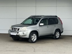 Nissan X-Trail 2010 г. (серебряный)